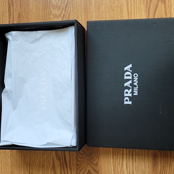 Prada Box - Picture 2 of 4
